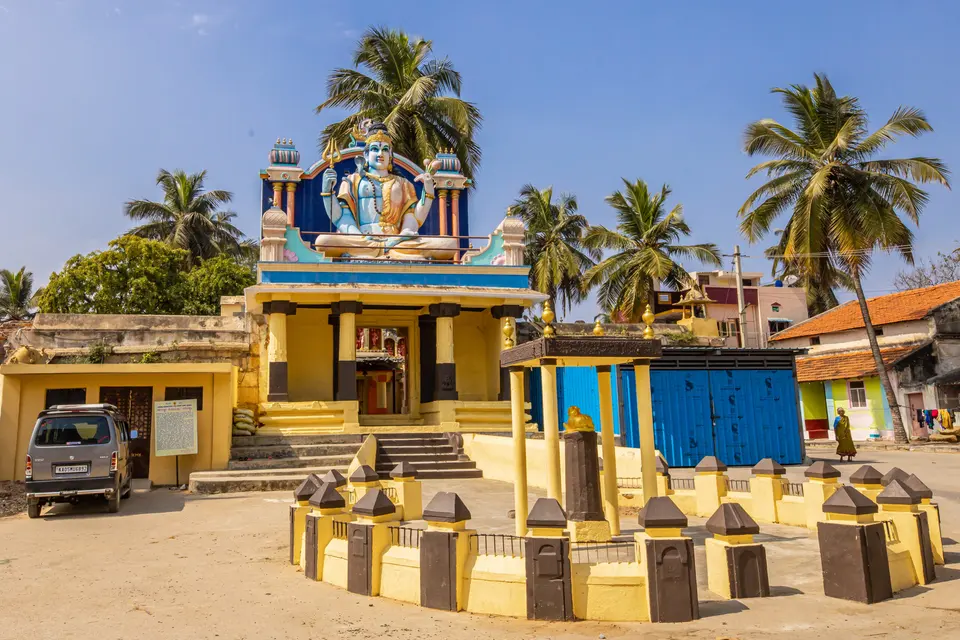 Prasanna Parvathi with Shri Gargeshwara Swamy Temple